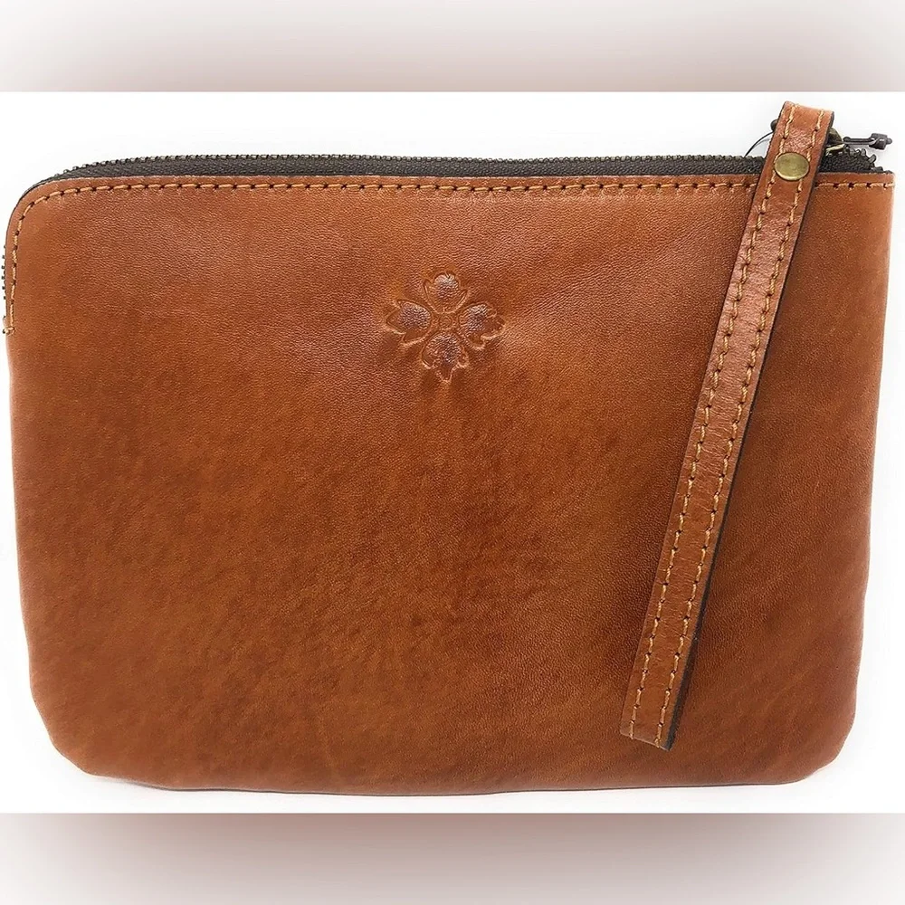 NWT Patricia Nash Cassini leather wristlet